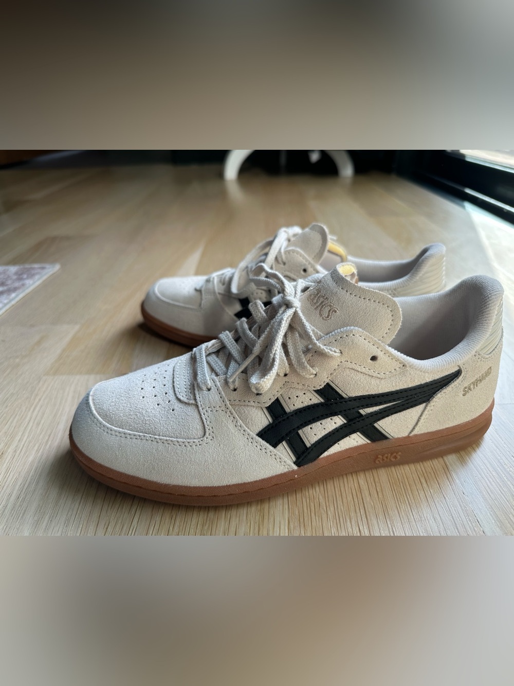 Asics Cream Suede Skyhand OG Sneakers with Black Stripes Women’s 9, Men’s 7.5 - Picture 5 of 11